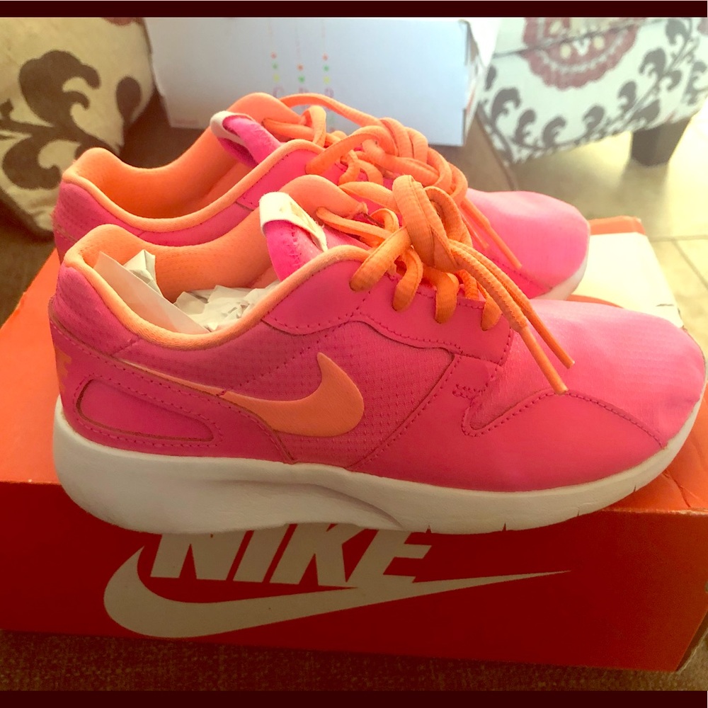 Girls Nike size 2Y